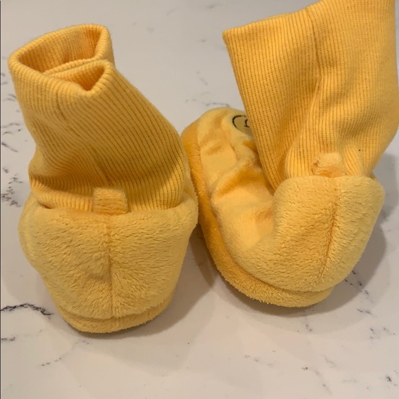 Winnie the Pooh slippers - Picture 4 of 5